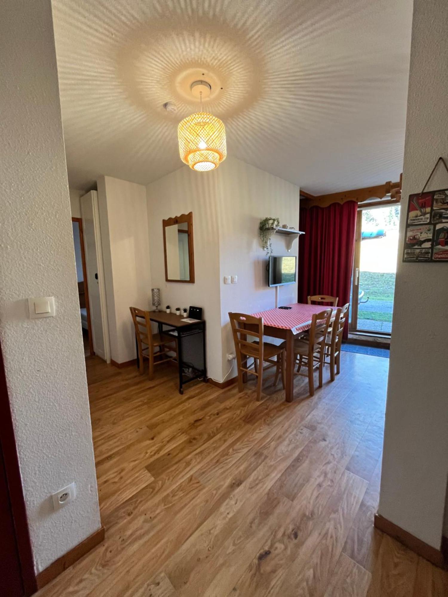 Charmant Appartement Confortable Pour 6 Personnes 40M2 Pied Pistes, Piscine, Wifi, Parking Chamrousse Luaran gambar